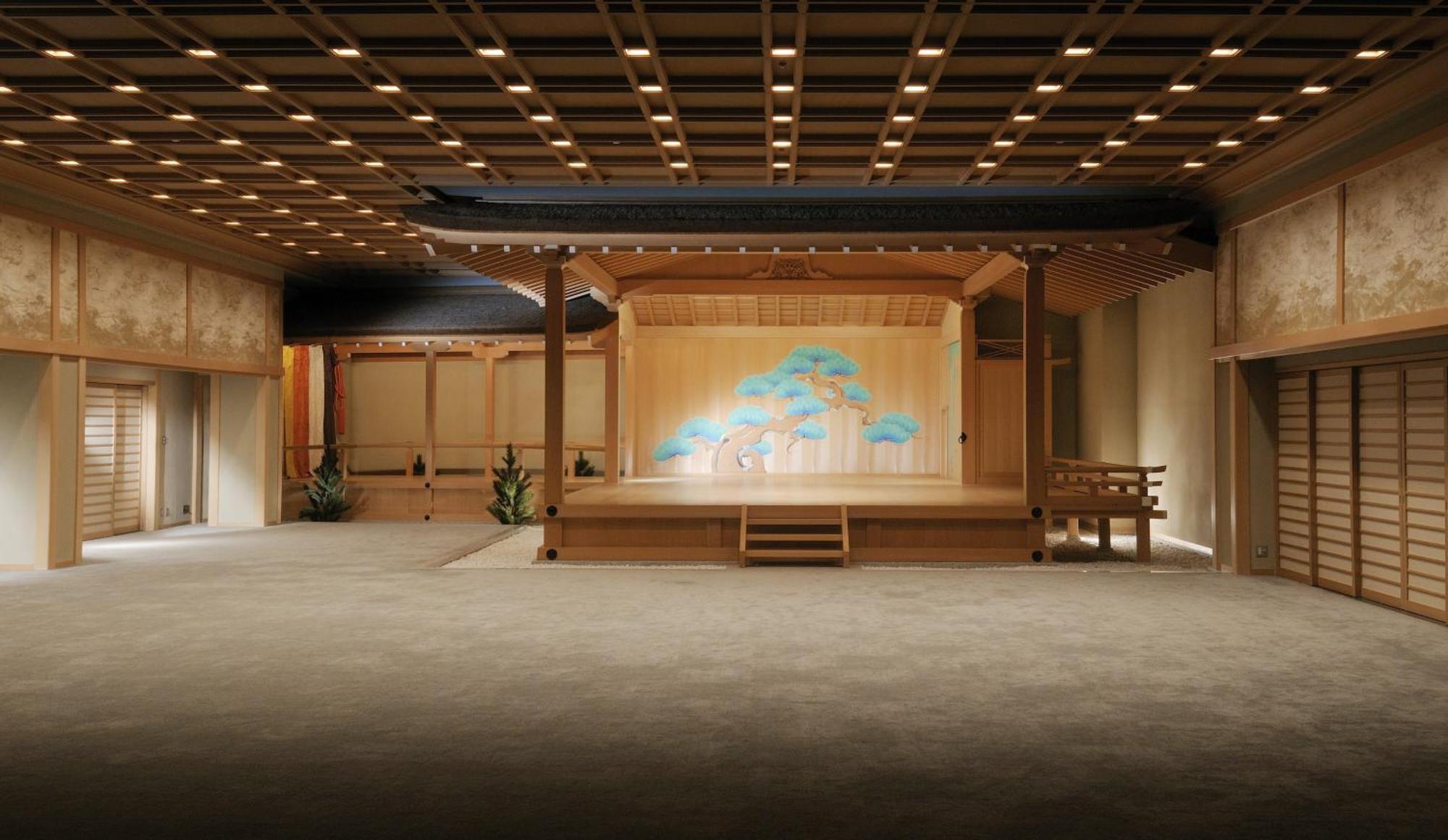 Suimeikan Gero Exteriér fotografie A stage of the National Bunraku Theatre